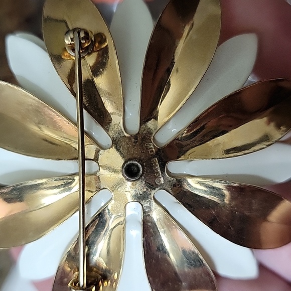 Vintage Sarah Coventry Earrings and Brooch set - Picture 3 of 5